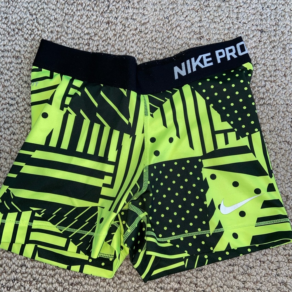 Nike Pros Women’s Spandex 3”